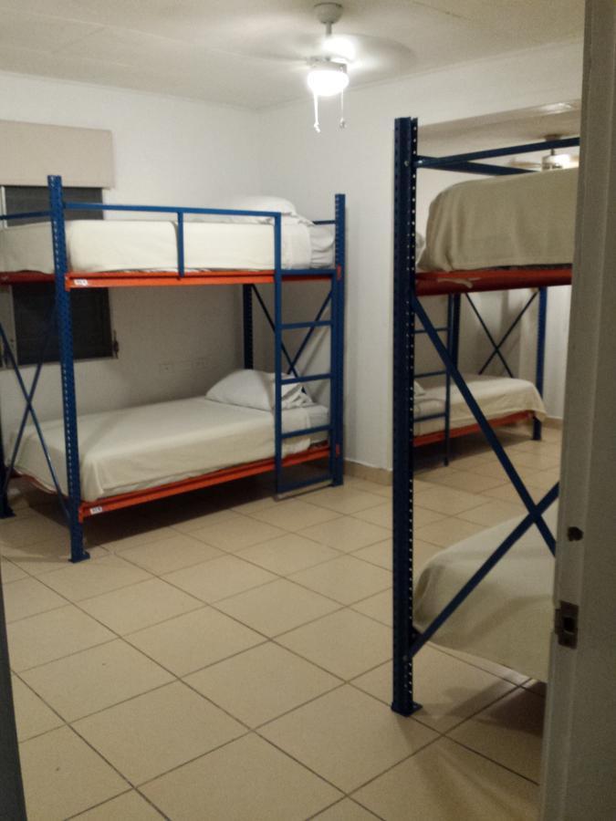 Hostal Aqui Me Quedo San Pedro Sula Kültér fotó